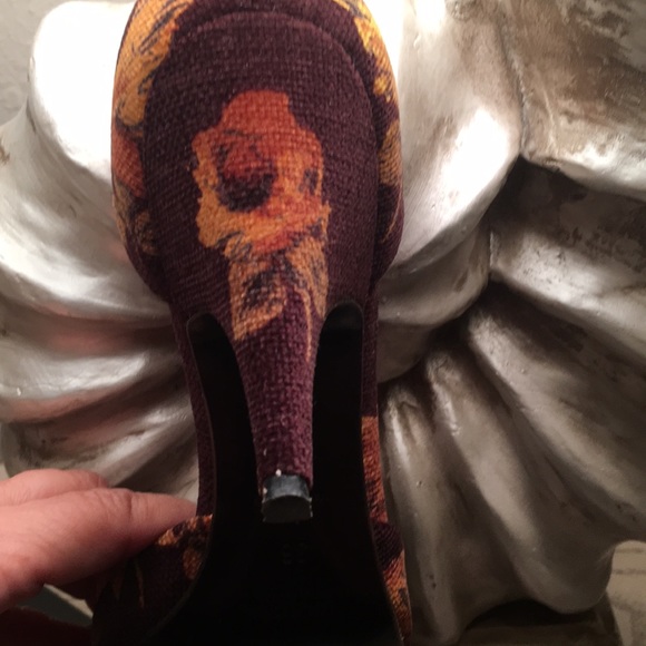 Prada shoes - Picture 6 of 7